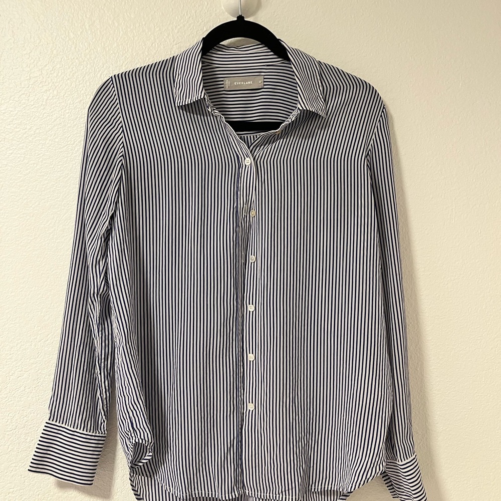Everlane Women’s Silk Blue and White Striped Shirt